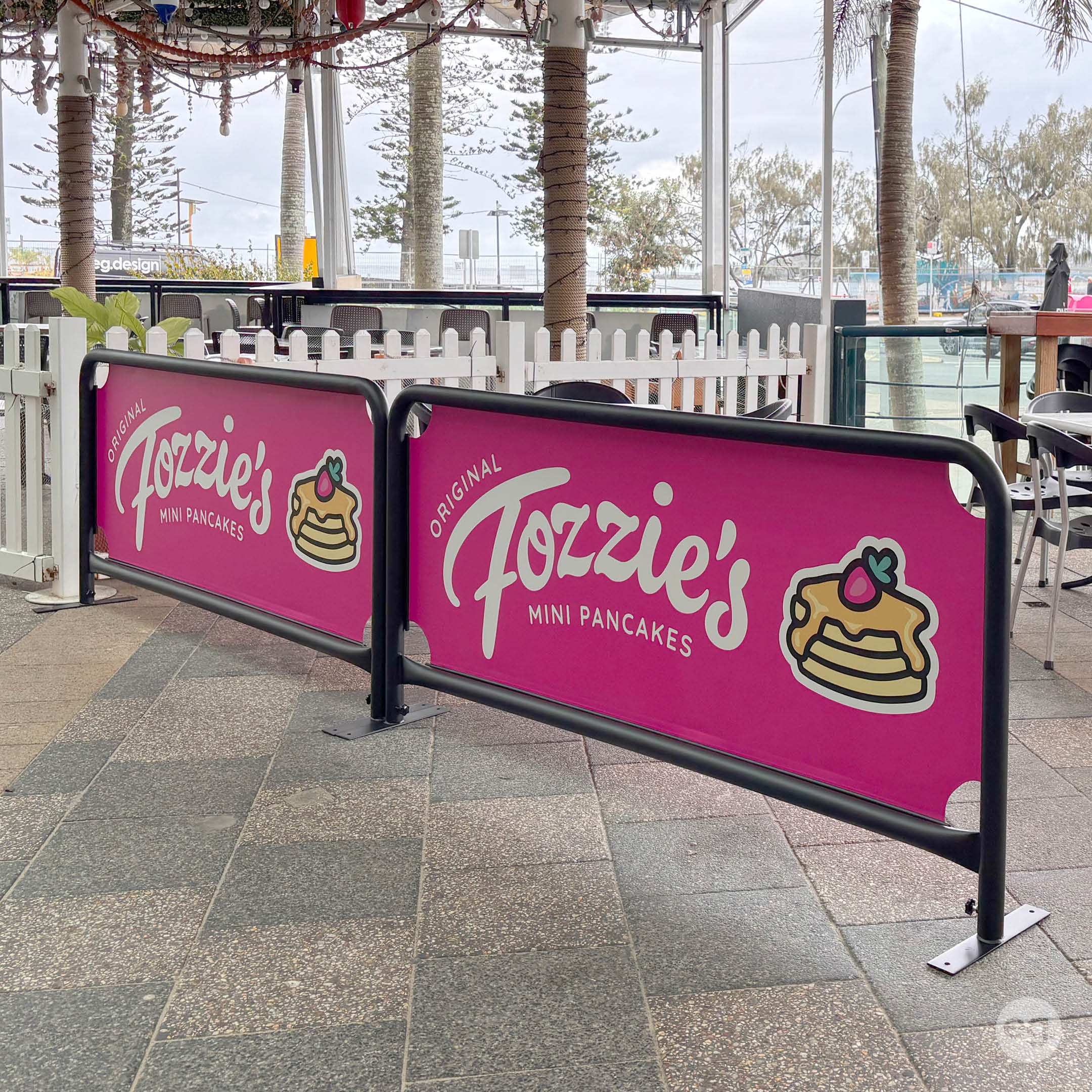 Wind Barrier, Cafe Barrier